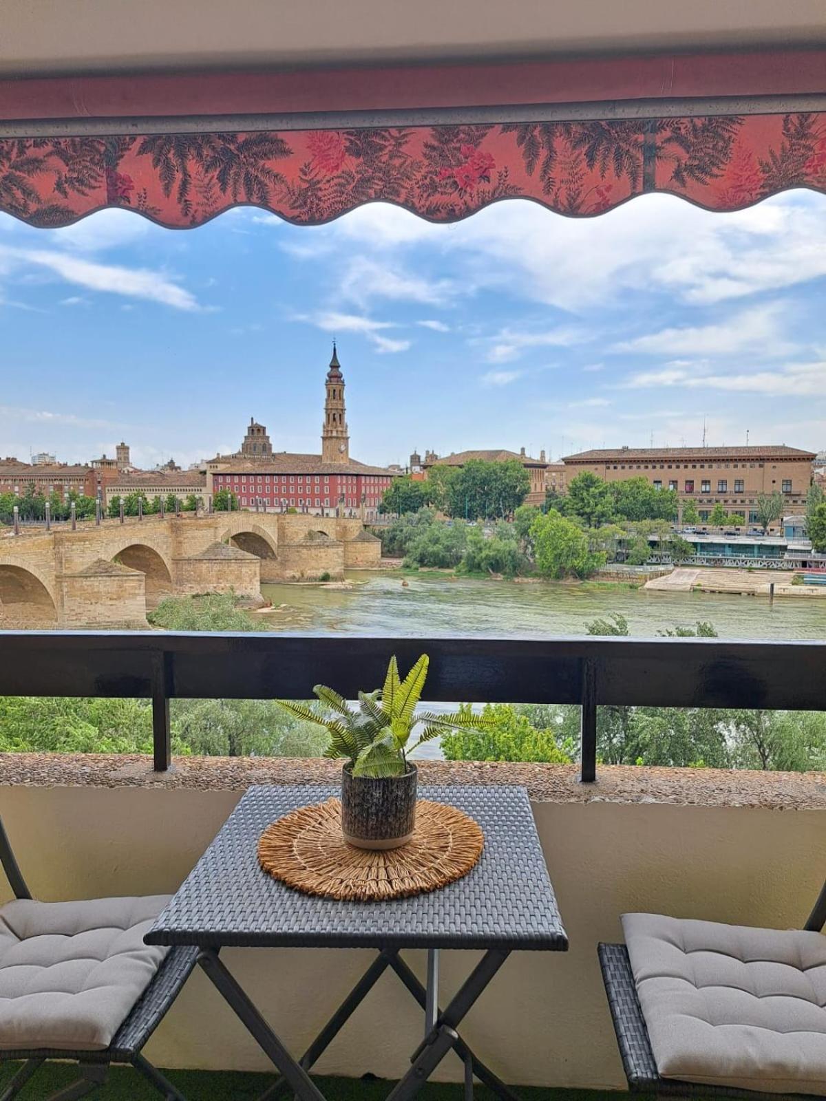 Apartamento Con Vistas Al Pilar Con Aparcamiento Privado Σαραγόσα Εξωτερικό φωτογραφία